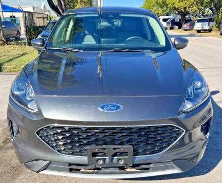 2020 Ford Escape SE