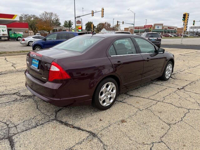 2011 Ford Fusion SE photo 2