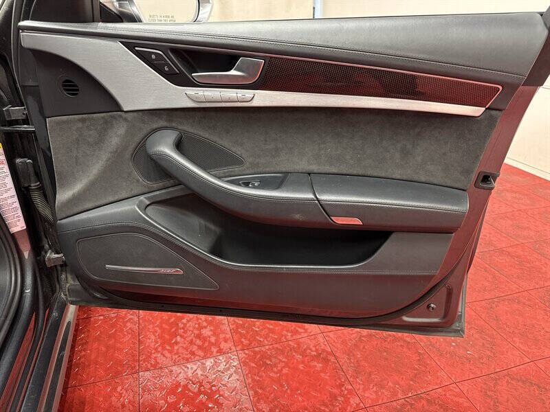 2015 Audi S8 4.0T quattro