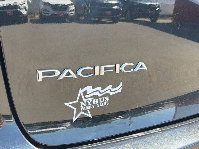2019 Chrysler Pacifica L