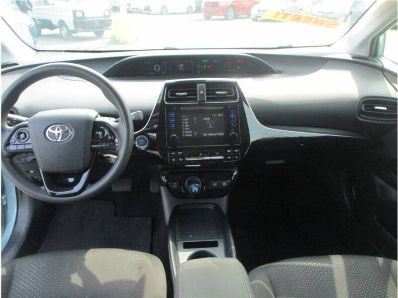 2019 Toyota Prius LE AWD-e