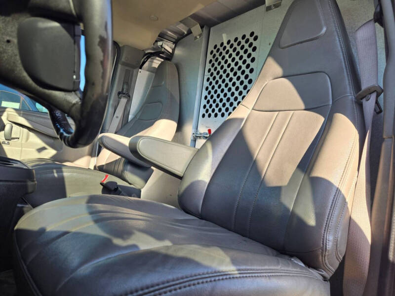 2023 GMC Savana 2500