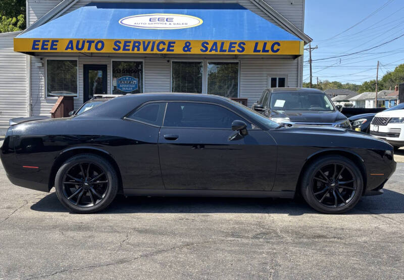 2018 Dodge Challenger SXT's photo