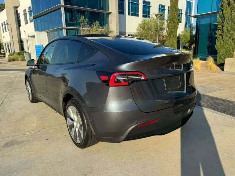 2024 Tesla Model Y Long Range