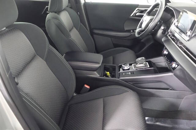 2024 Mitsubishi Outlander ES