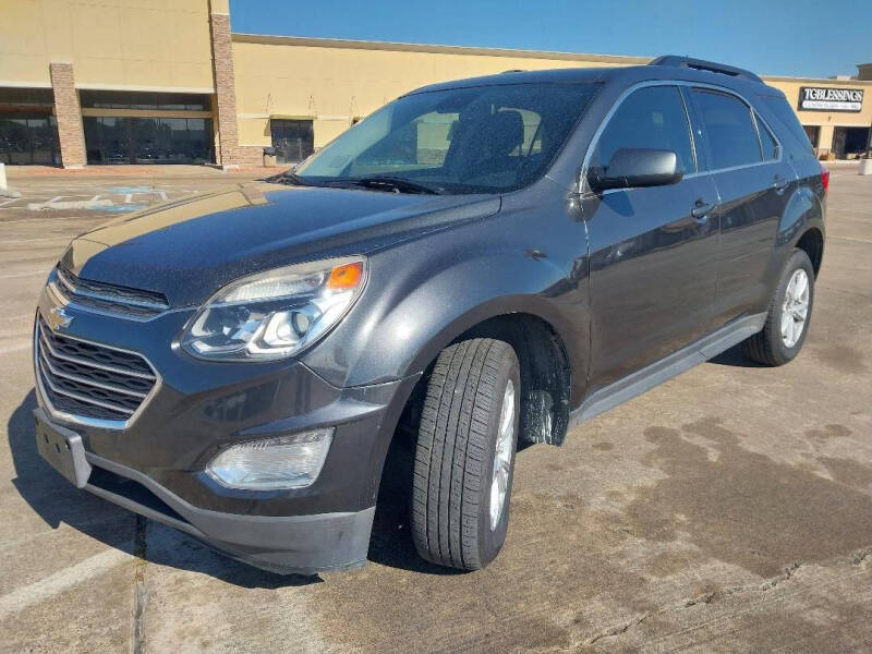 2017 Chevrolet Equinox LT photo 3