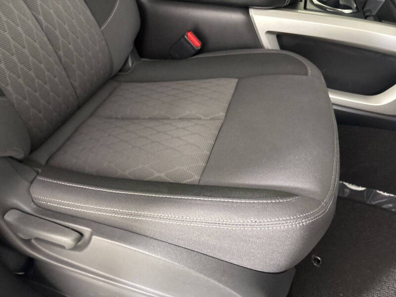 2024 Nissan Titan XD SV