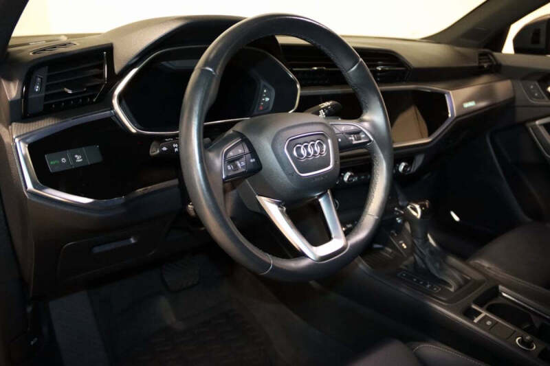 2021 Audi Q3 quattro S line Prem Plus 45 TFSI