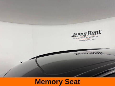 2024 Volvo XC60 B5 Core Dark Theme