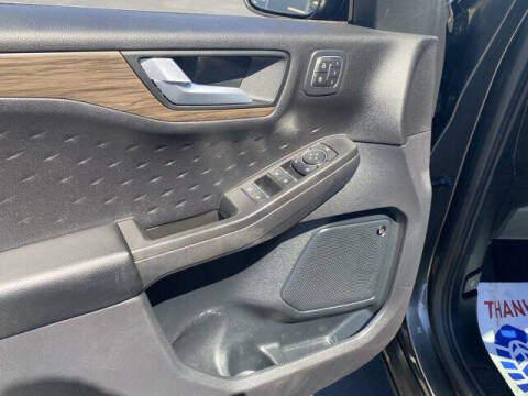 2020 Ford Escape Titanium