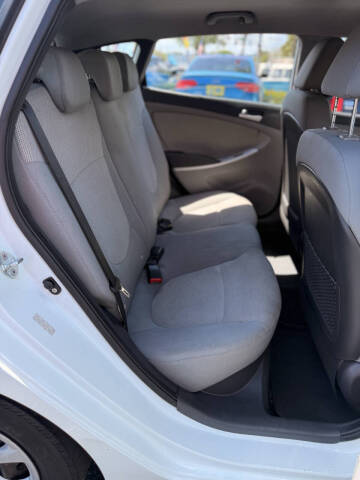 2012 Hyundai Accent GS