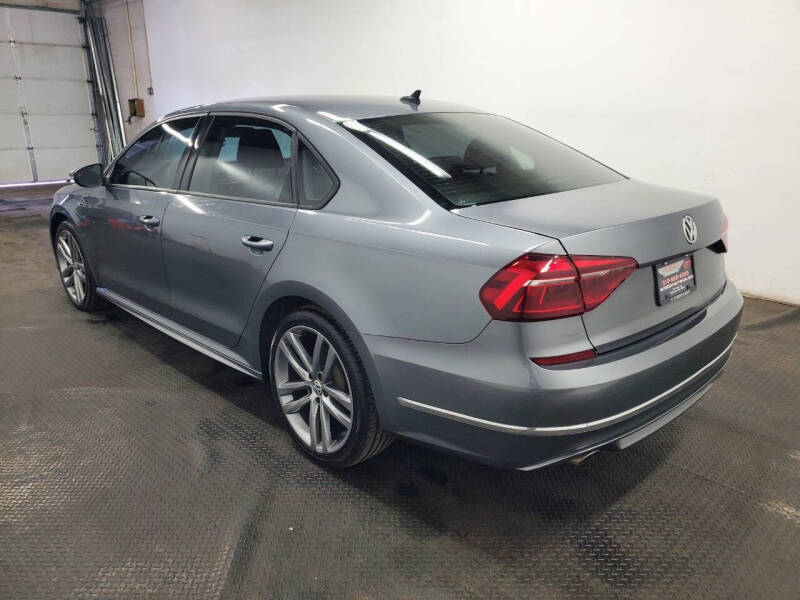 2018 Volkswagen Passat 2.0T R-Line