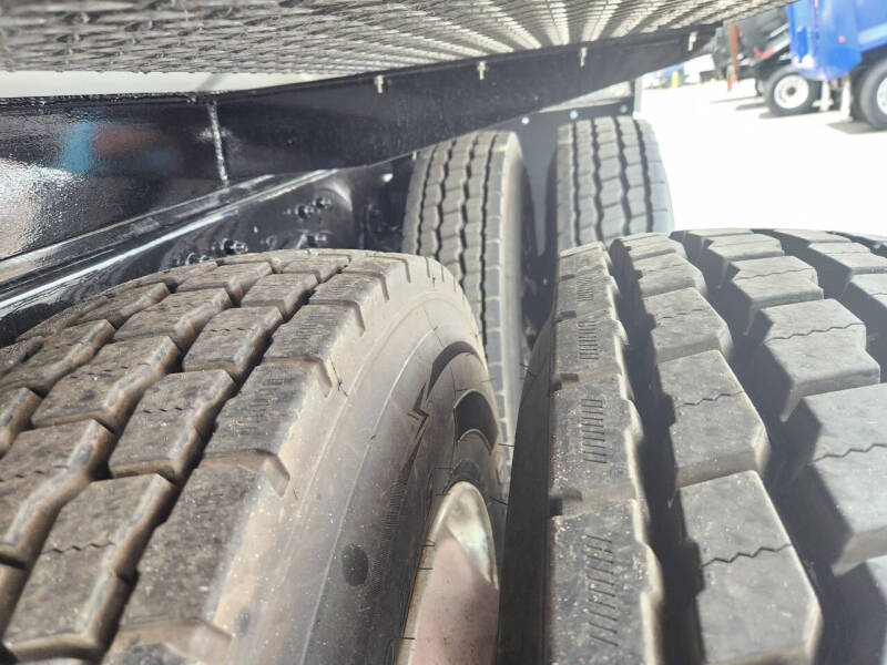 2024 Freightliner M2 106