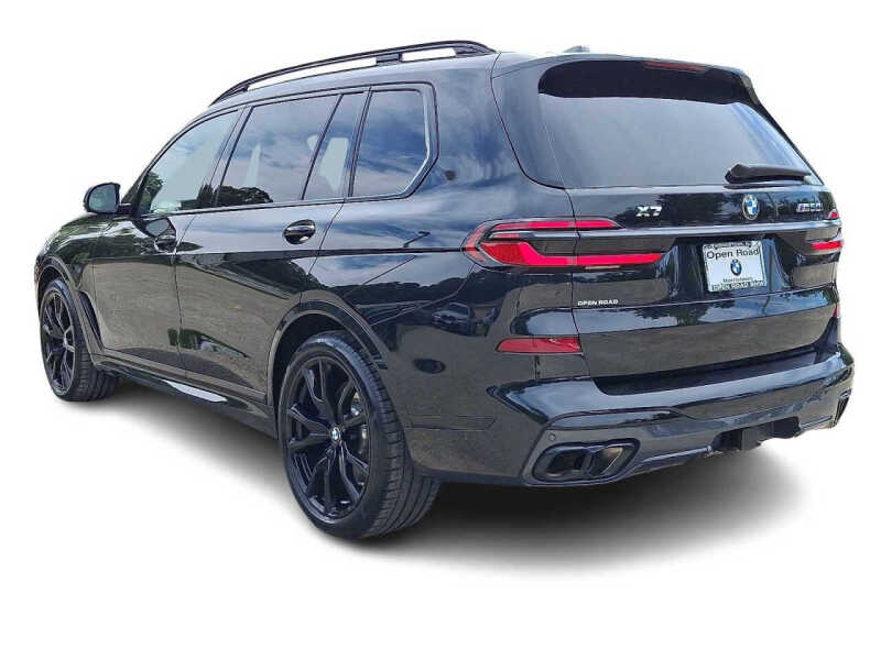 2025 BMW X7 M60i