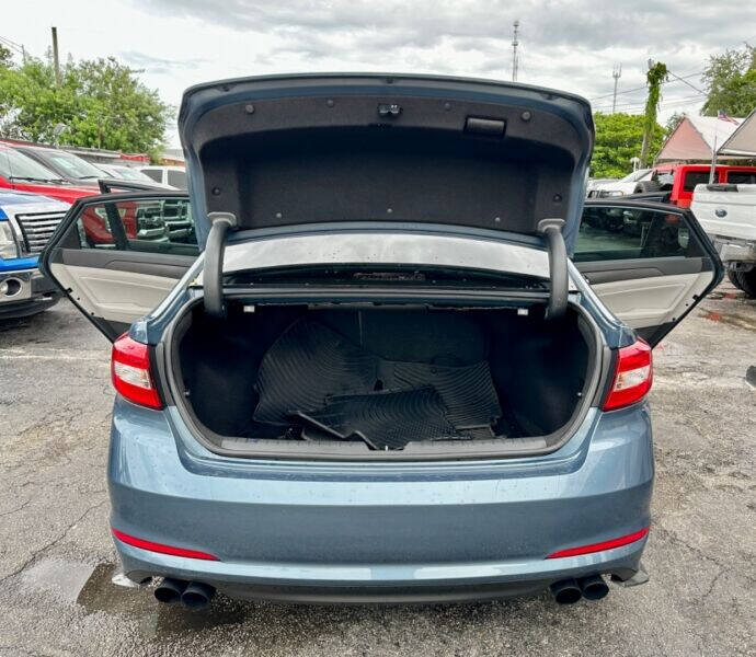 2017 Hyundai Sonata Sedan - $18,995