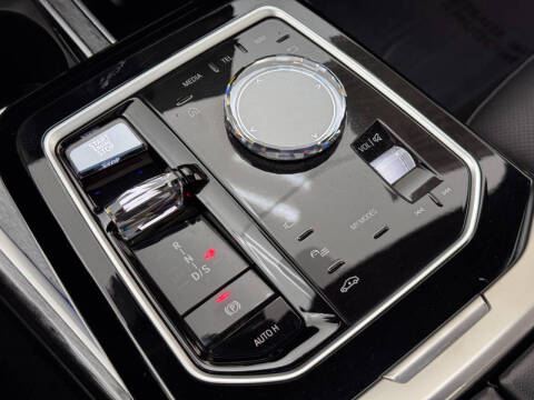 2023 BMW 7 Series 740i