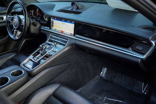 2018 Porsche Panamera 4