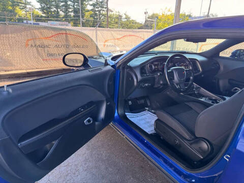 2021 Dodge Challenger SXT