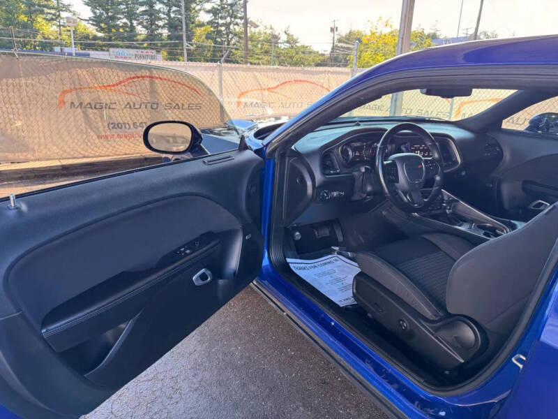 2021 Dodge Challenger SXT