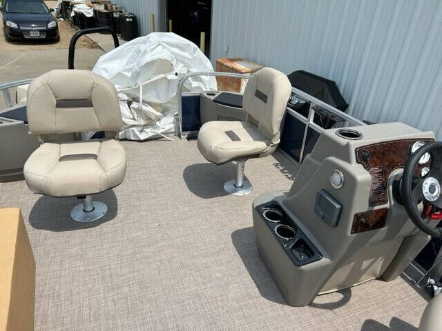 2025 Sun Tracker Bass Buggy 18 DLX