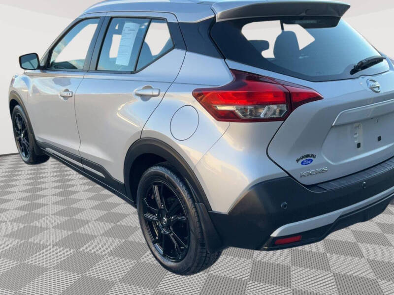 2020 Nissan Kicks SR