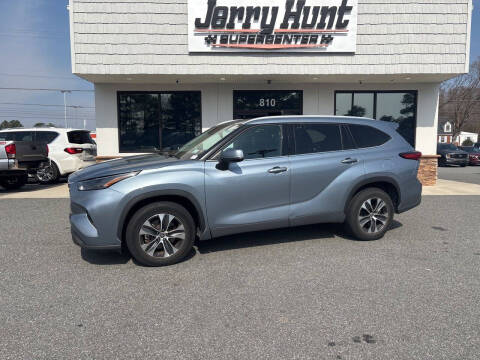 2022 Toyota Highlander for sale at Jerry Hunt Supercenter in Lexington NC