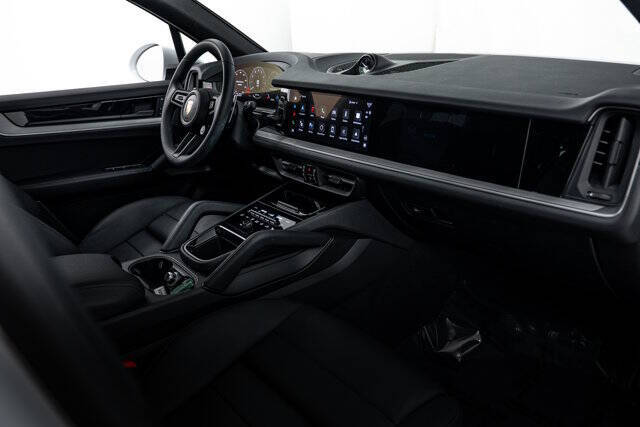 2025 Porsche Cayenne S