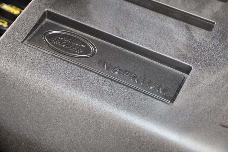 2023 Land Rover Defender 110 SE