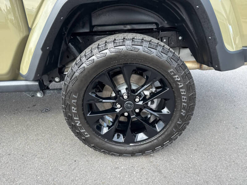 2025 Jeep Gladiator NightHawk