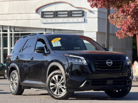 2022 Nissan Pathfinder SV