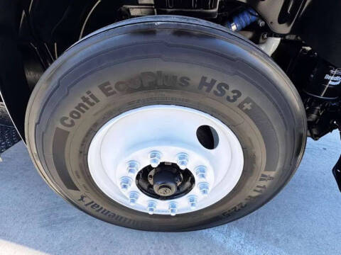 2020 Freightliner M2 106