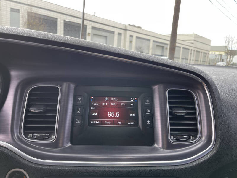 2015 Dodge Charger SE