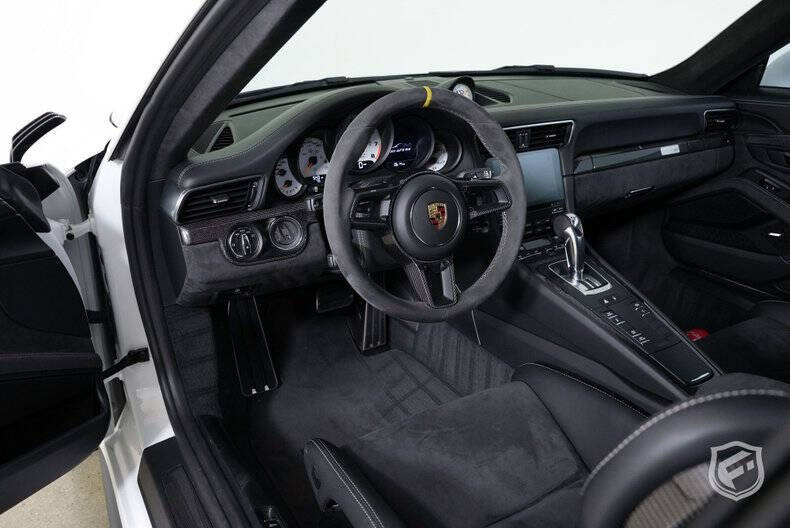 2018 Porsche 911 GT2 RS