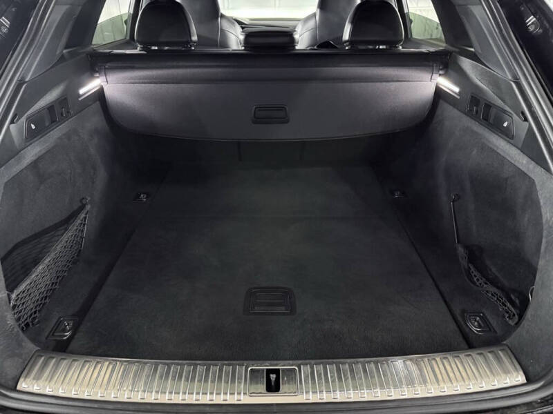 2022 Audi e-tron S quattro Premium Plus