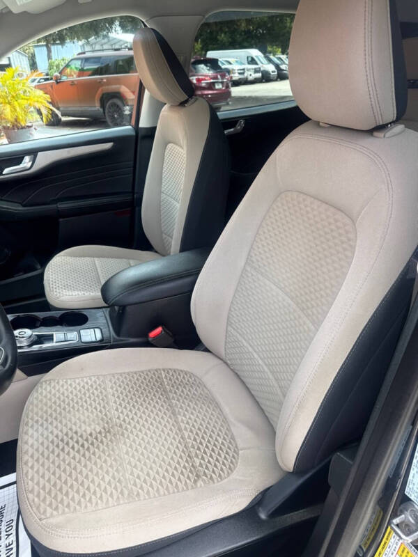 2021 Ford Escape Hybrid SE