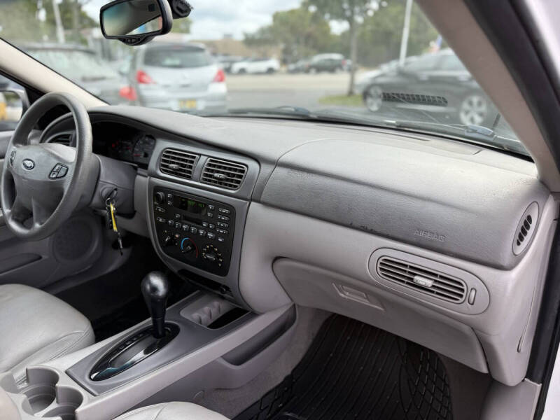 2003 Ford Taurus SES