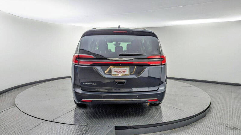2021 Chrysler Pacifica Touring L