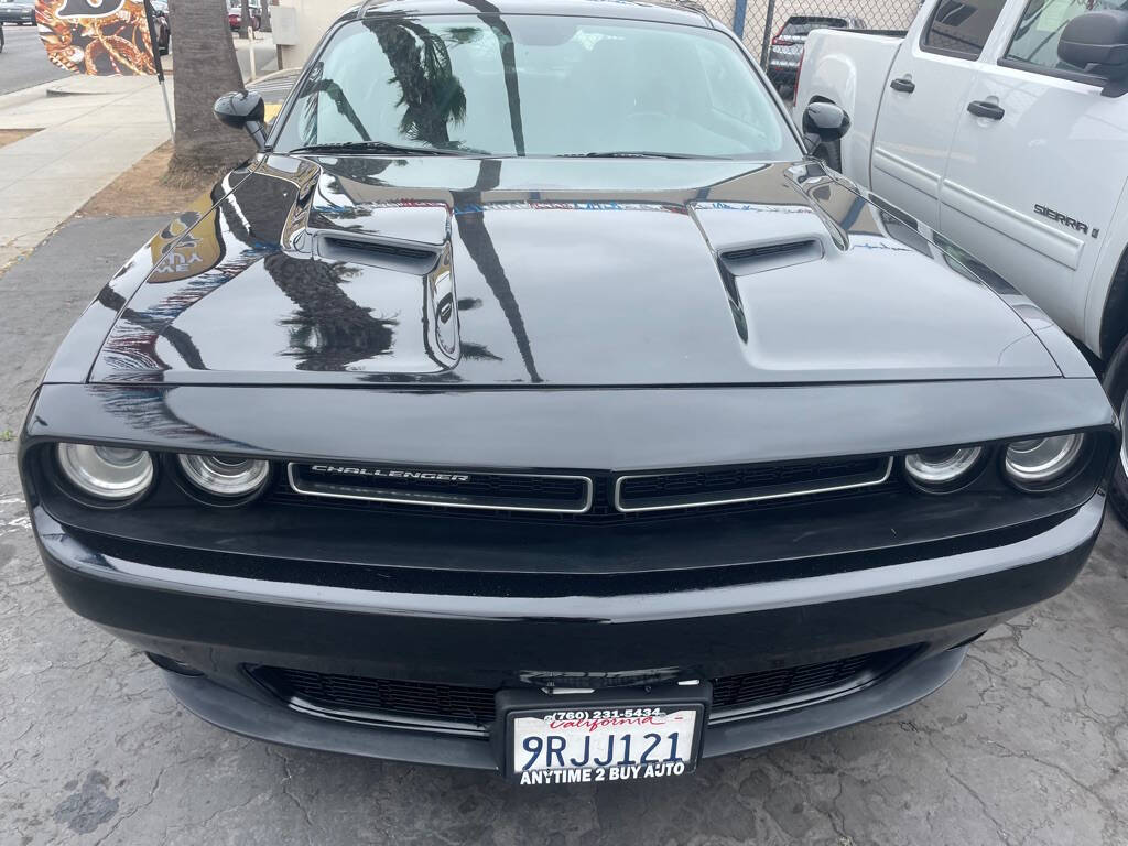 Black 2019 Dodge Challenger SXT SXT 2dr Coupe 41