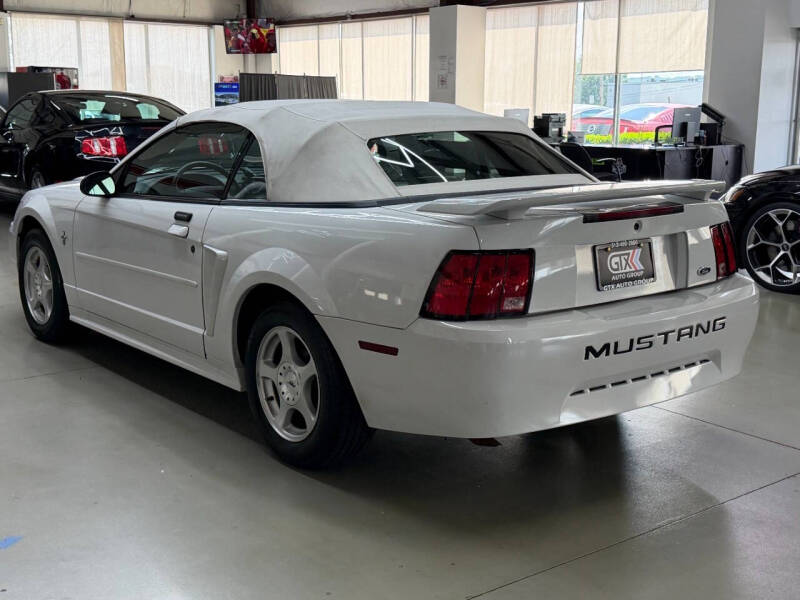2003 Ford Mustang