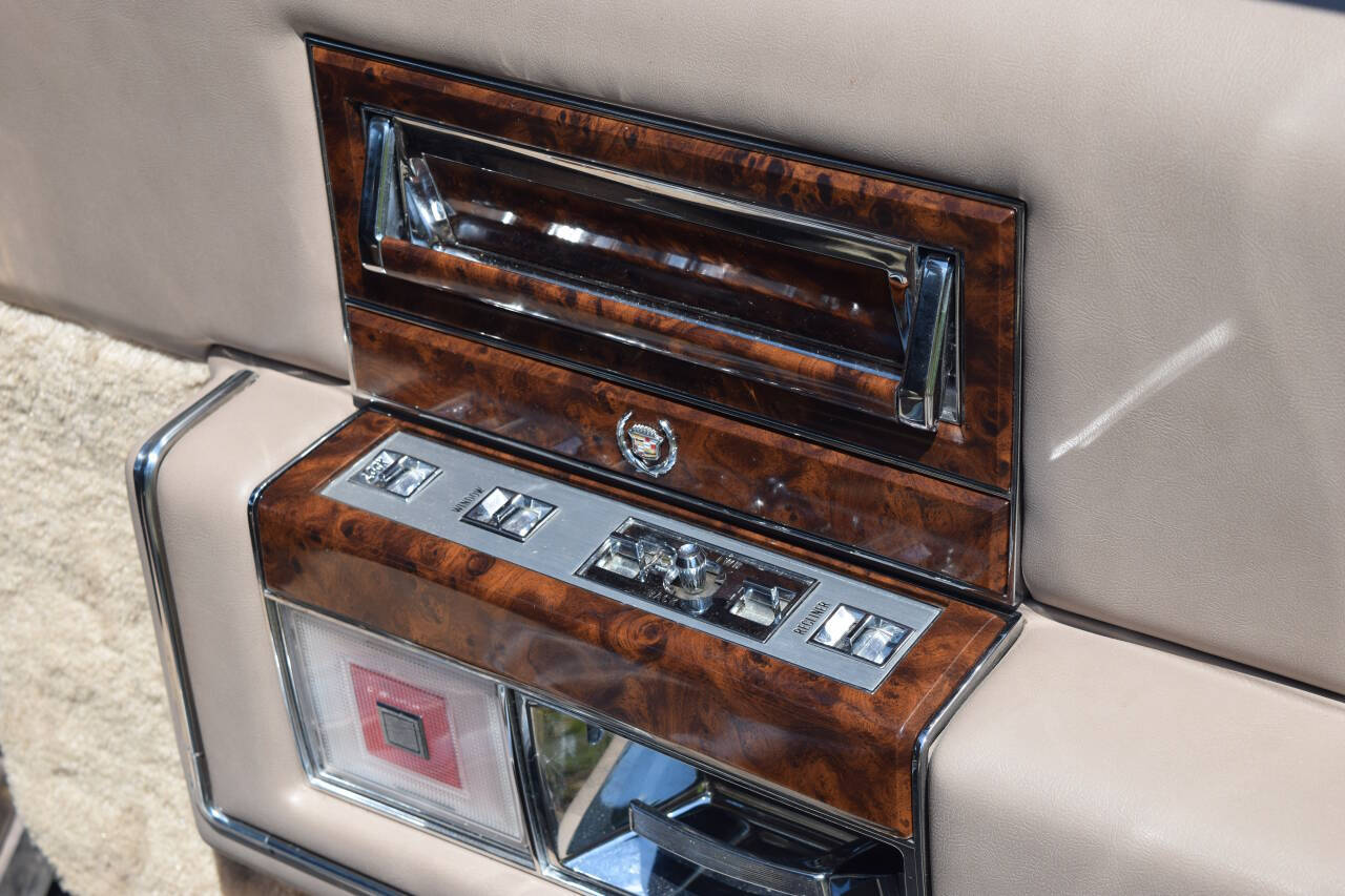 1991 Cadillac Brougham 166