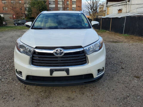 2015 Toyota Highlander for sale at OFIER AUTO SALES in Freeport NY