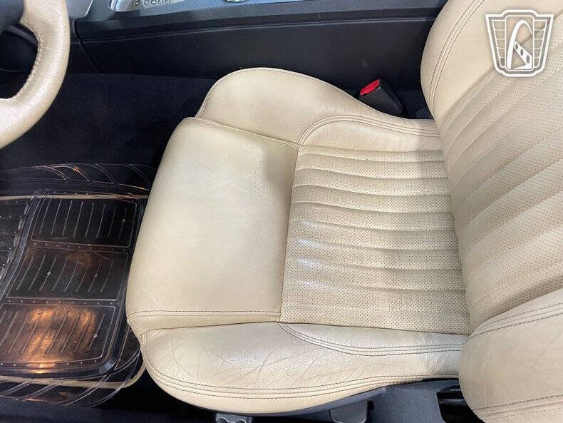 2004 Ford Thunderbird Deluxe