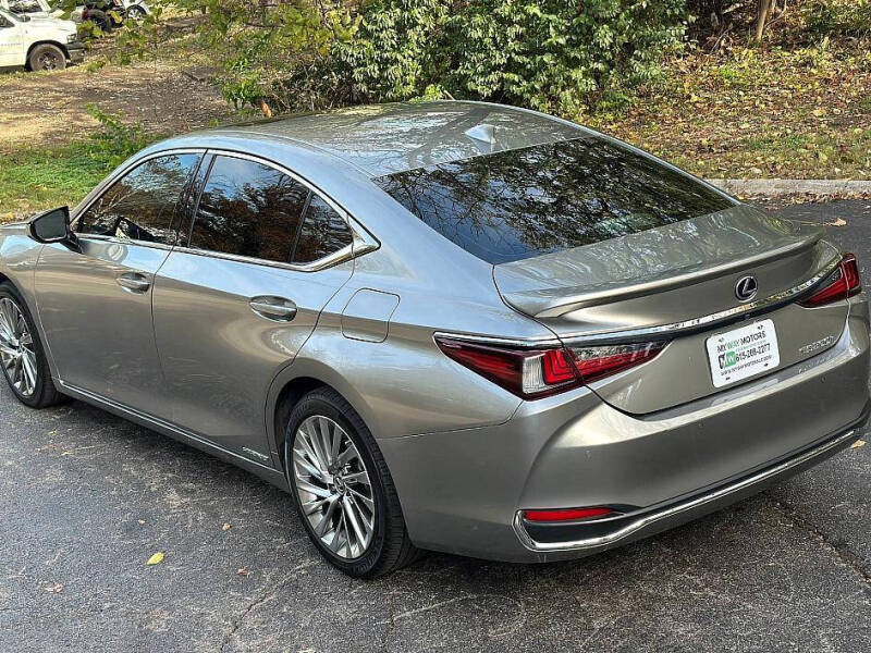 2021 Lexus ES 300h Ultra Luxury