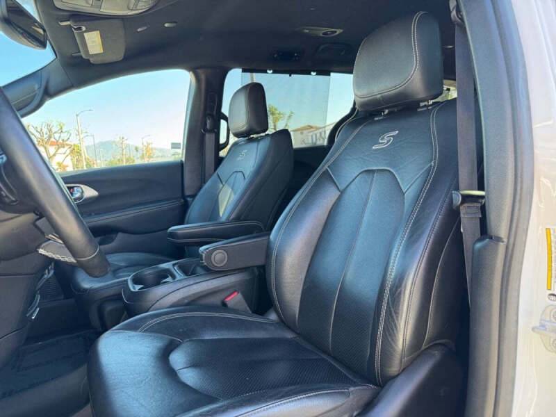 2020 Chrysler Pacifica Launch Edition