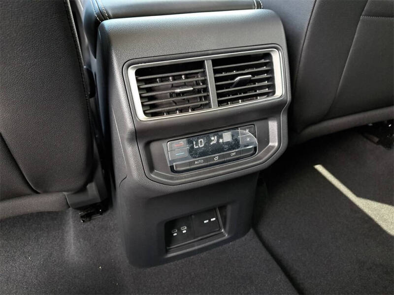 2025 Volkswagen Atlas SE 4Motion