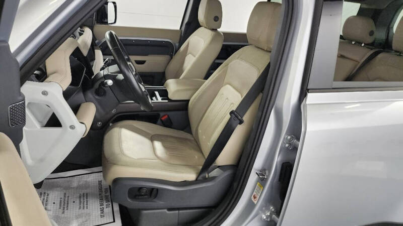 2020 Land Rover Defender 110 SE