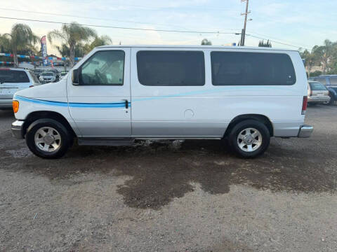 2004 Ford E-Series E-150 Chateau