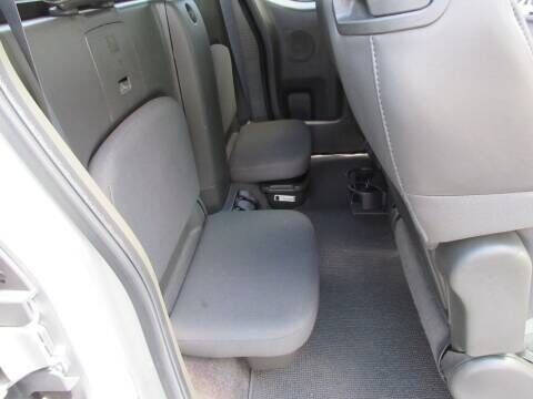 2010 Nissan Frontier LE