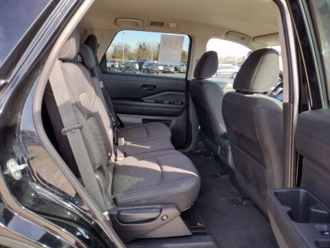 2023 Nissan Pathfinder SV