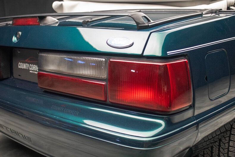1990 Ford Mustang